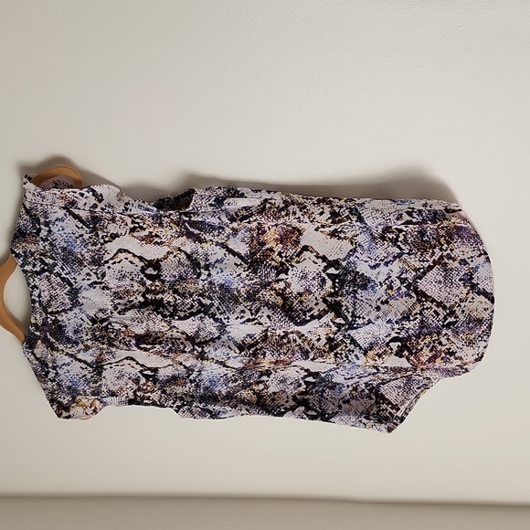 NY&C SHORT SLEEVES BLOUSE. MEDIUM - Picture 4 of 4